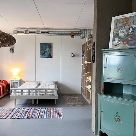 Private Apartment *